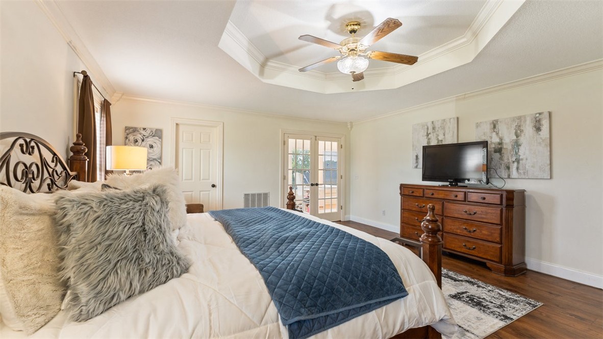 Country Club Estates - Residential