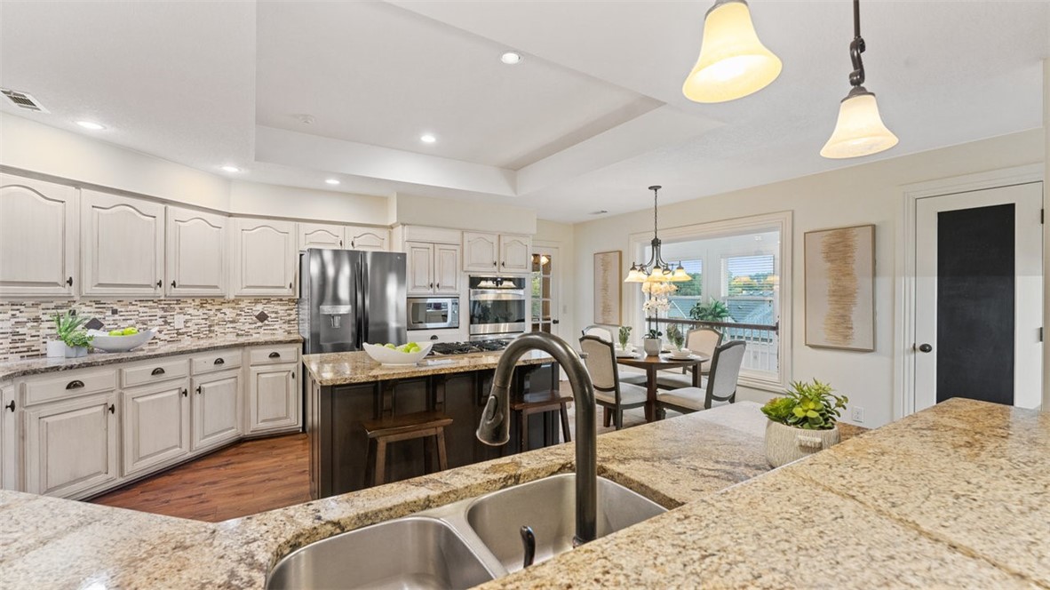 Country Club Estates - Residential