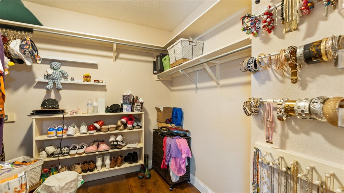 Country Club Estates - Residential