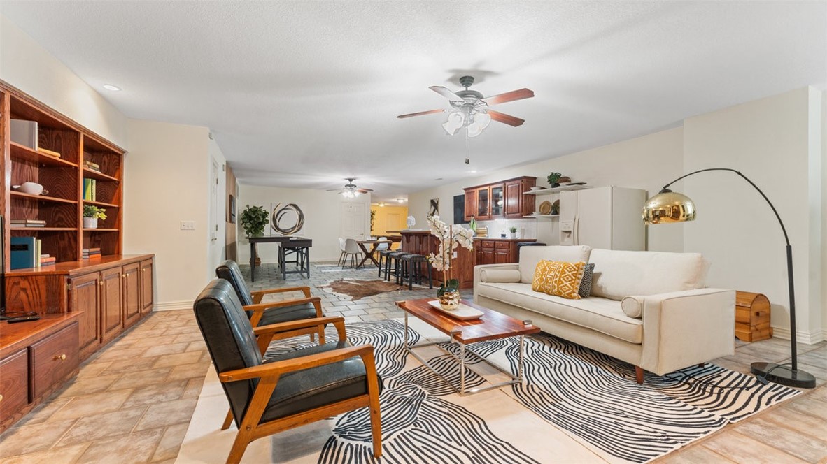 Country Club Estates - Residential