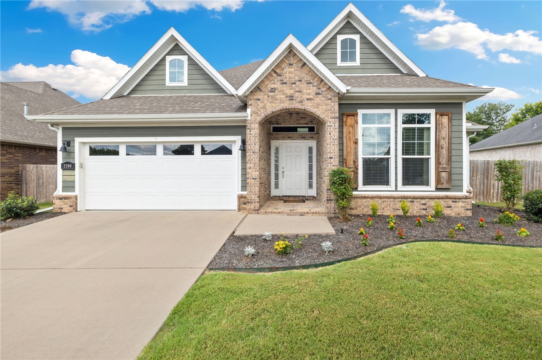 This inviting Riverwalk home sits on a ½ acre lot with a smart layout—3 bedrooms on the main level and a large bonus room upstairs for added versatility. The open floorplan is accentuated by white cabinetry and abundant natural light, which highlights the beautiful flooring and cozy fireplace. Enjoy an eat-in kitchen, covered back porch, and fully fenced backyard. The community is a walker’s delight with great sidewalks, access to Fayetteville trails, a fishing pond, and a neighborhood pool.