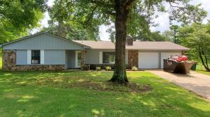 Fantastic home in Norristown subdivision!! Watch the actual or fur babies play in the large backyard or swing on the tree swing. Roof and kitchen all updated within 4 years. Hot water heater less than a year old. All appliances including washer and dryer convey. Nice workshop on the back of the garage with a door to the backyard. The fireplace will be an excellent backdrop to your first Holiday photos in your new home!! Come see this listing in this wonderful neighborhood today!!!AGENTS PLEASE SEE PRIVATE REMARKS