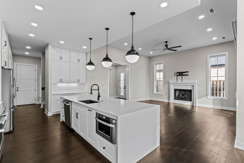 Aurora Sub Ph I Bentonville - Residential Lease