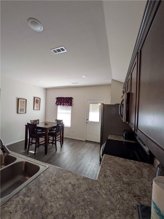 Regency Park Ph I - Residential Lease