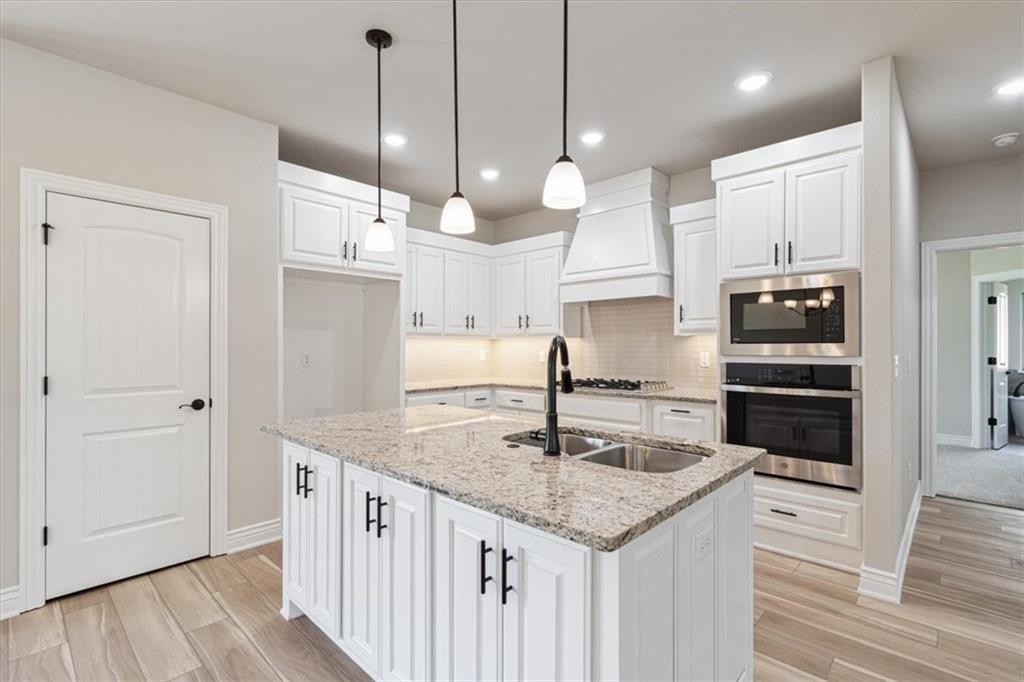 Rustic Flats Sub Gentry - Residential