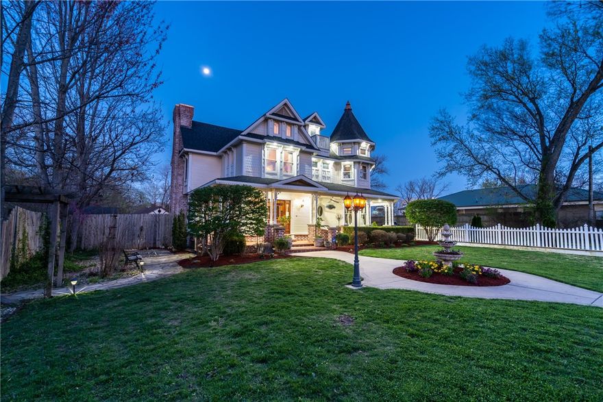 Great location 700 feet from the Bentonville square.  You can walk to the new mall,  museums,  walking trails & bike trails (which are the best in the us). Stay in one of the  7 exquisite suites; each one is named and decorated by that period in history.  This Victorian was built in 2004, The woodwork & crown molding are one of a kind and the chandelier over the entry & stairs is fit for kings & queens.  This commercial  property is zoned in the downtown Bentonville edge  There are 3 Romeo & Juliet porches. 3 w fireplaces & each one has their own bath suite.