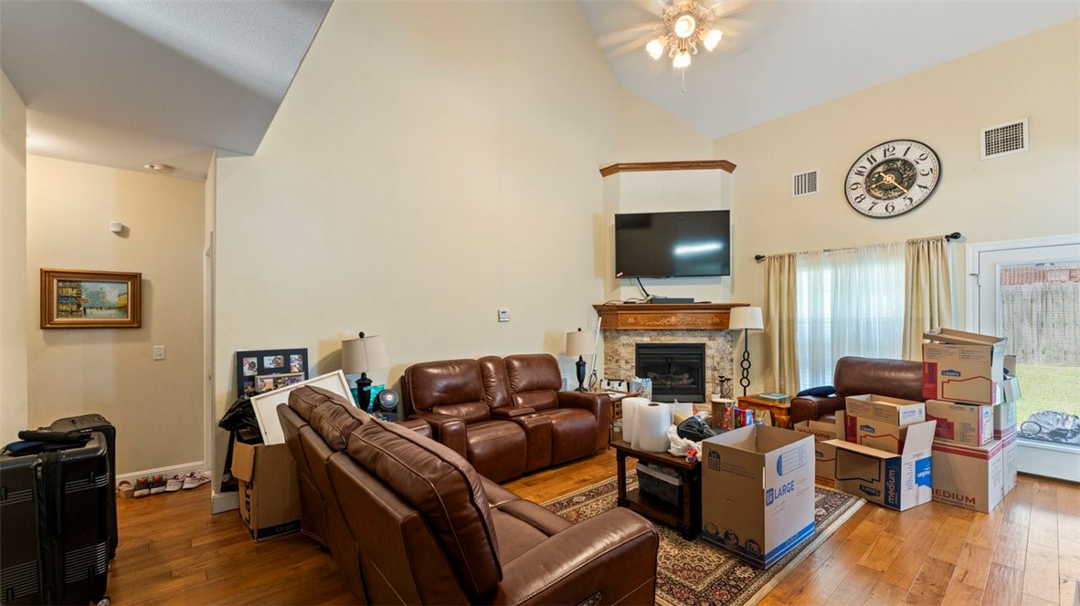 Eagle Creek Ph 1 Bentonville - Residential Lease
