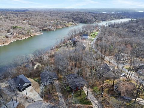 Photo of 2 Tilbury Lane, Bella Vista, AR 72715 (MLS # 1338872)