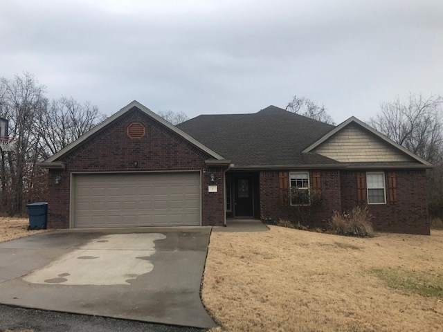 Well maintained home in a great location on the east side of Bella Vista. Close to Metfield Club and golf course, Back 40 bike trails, Lake Anne, and only 15 minutes to I-49. Home sits on a large, relatively flat lot, with a flat driveway. Large back deck great for entertaining in the summer or for quiet relaxation.