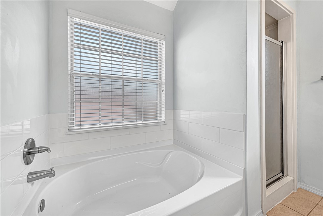 Whispering Timbers Ph 9 Rogers - Residential