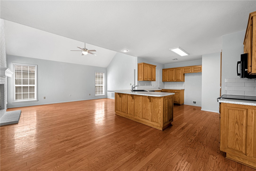 Whispering Timbers Ph 9 Rogers - Residential