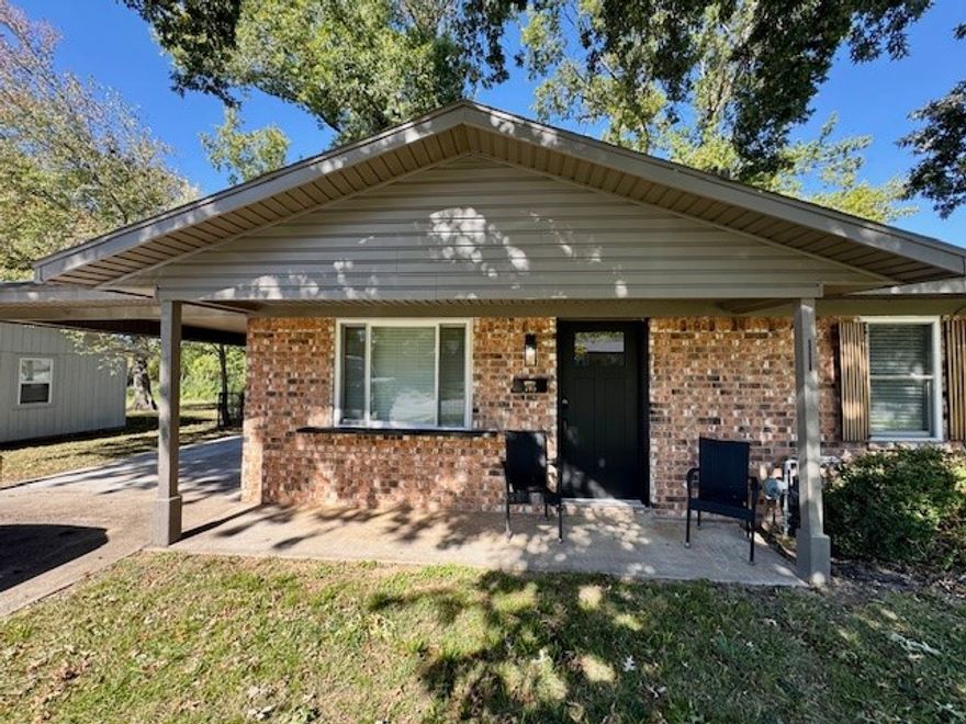 Charming 3-bedroom, 1.5-bath newly remodeled home with a 1-car carport and 1,100 sq. ft. of cozy living space in the heart of Bentonville. This home includes all major appliances including a washer and dryer.  Convenient to all that Bentonville has to offer.  Don't miss out on this opportunity.