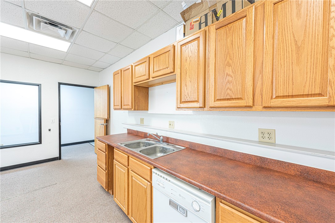 Fayetteville Outlots - Commercial Lease