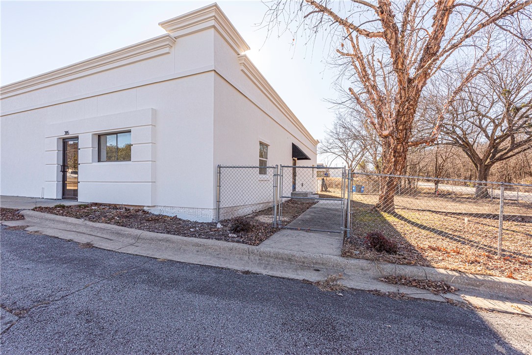 Fayetteville Outlots - Commercial Lease