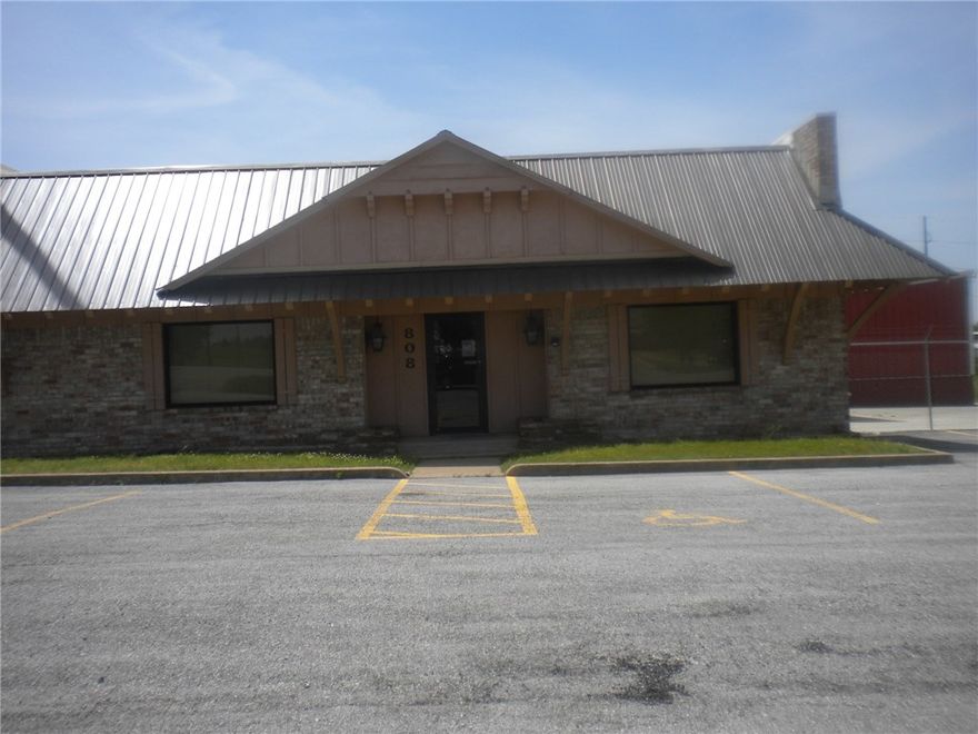 8536 +/- sf building  W\ 1324 +/-- office and 7212 +/- sf warehouse, 1 dock door-2 RR, 25 parking spaces, situated on 5 +/- Acres. 330 +/- frontage\ Bloomington. Centrally located in Lowell.