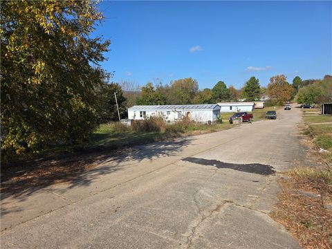 Photo of 320 Bluff Avenue, Poteau, OK 74953 (MLS # 1328070)