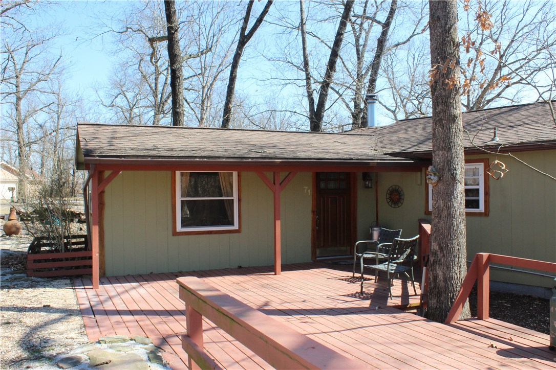 Nice home for small fam, vaca home, fishing get-away or anything else you can think of! Boat launch is only 7 minutes away for lake activities. In 2009 owners made many upgrades and renovations including: new roof, heat/ac unit, appliances, electrical wiring, carport, rear deck, front deck extension. Summer of 2018 added 18" of blown in cellulose insulation. Split floor plan with floor to ceiling glass for incredible views and natural light! Enjoy evenings under the gazebo while watching wildlife.