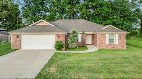 Photo of 114 Lion Drive, Gravette, AR 72736 (MLS # 1356293)
