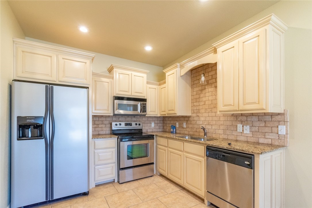 Bellafont Gardens Hpr - Residential Lease