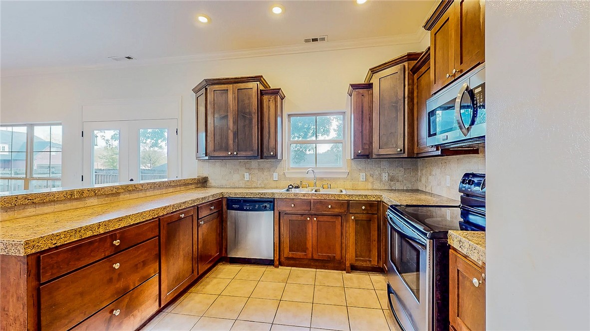 Oaklawn Place - Residential