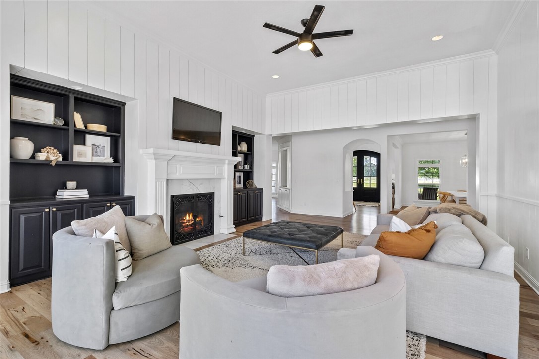 22-19-32-RURAL - Residential