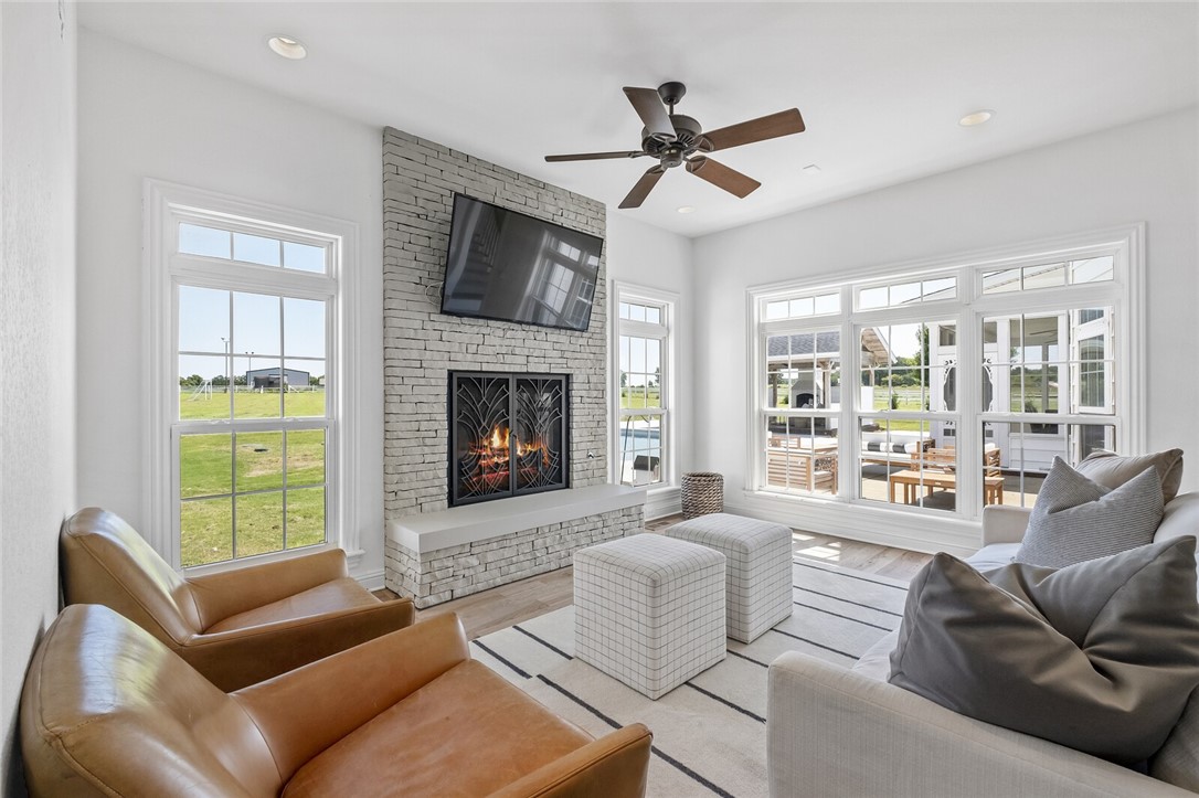 22-19-32-RURAL - Residential