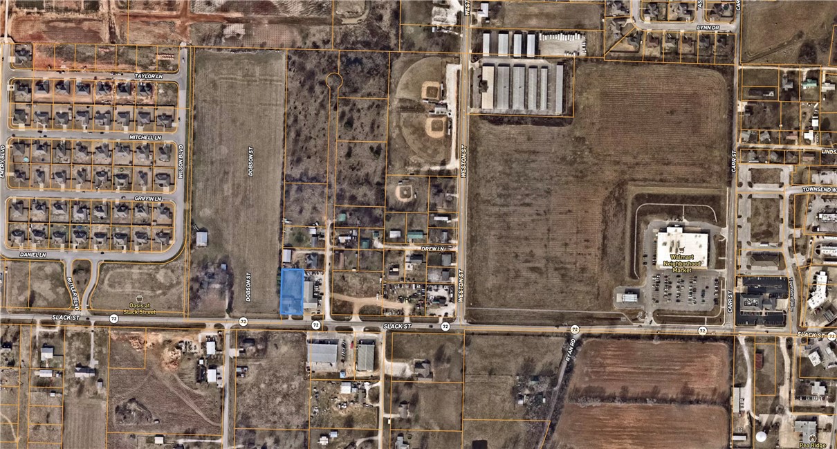 Prime opportunity to own just over a half acre on Slack Street aka Hwy 72 in booming Pea Ridge...the best kept secret in Benton County. Older home was recently removed. A 1/3 mile from WMT Neighborhood Market. Daily traffic count nearing 9,000.