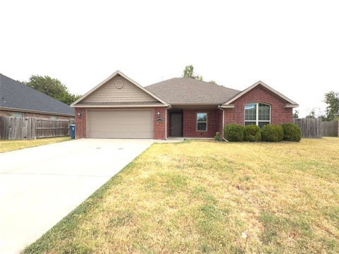 Photo of 1211 SW Horizon Street, Bentonville, AR 72712 (MLS # 1361803)