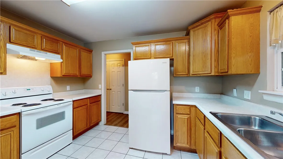 Bentonville, Arkansas 72712, United States, 3 Bedrooms Bedrooms, ,2 BathroomsBathrooms,Residential,Pending,132309