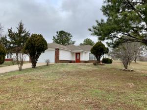 Just minutes away from town is where you'll find this 3 bedroom 2 bath home with room to play outside. Are you're looking for a great home that's under $85k that's move in ready? Make sure to take a look at this one. Whether you're a first time buyer or Investor looking for rental property this home is it. Book your showing today!