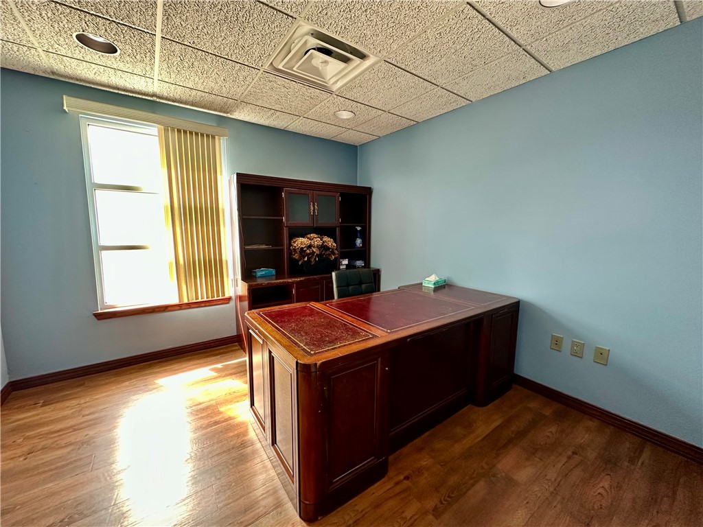 Cmn Bus Park - Commercial Lease
