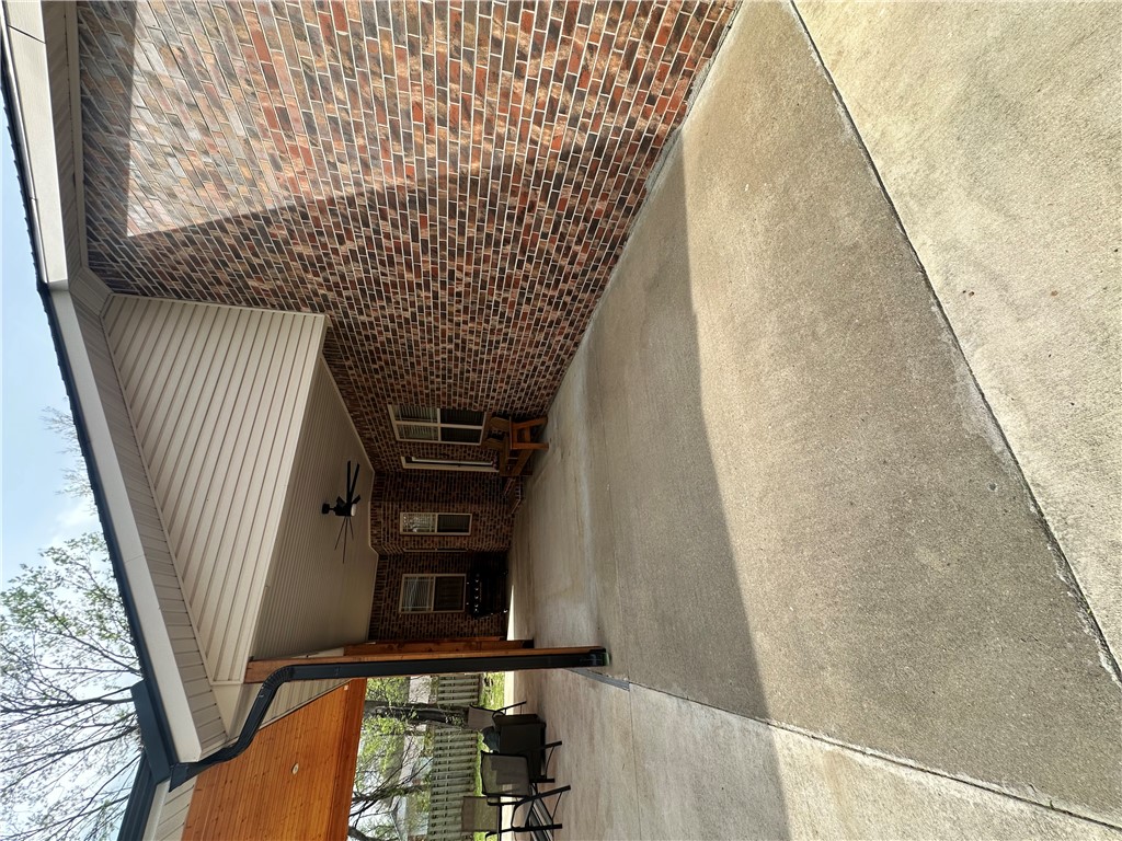 J C Spencers Sub Siloam Spgs - Residential