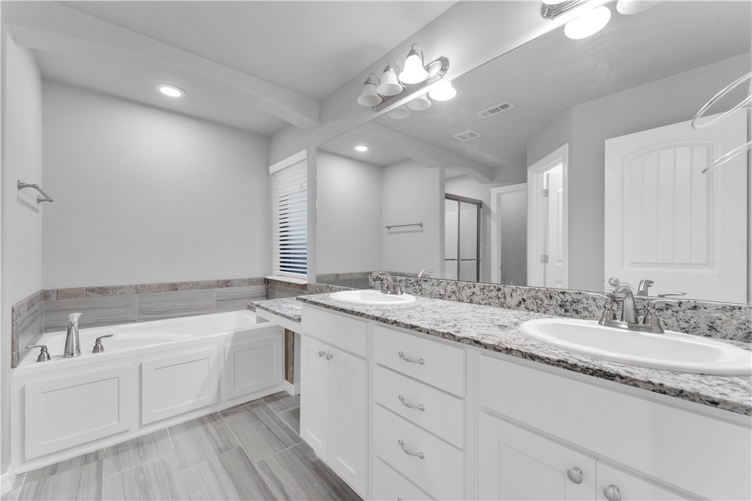 Chelsea Point Ii Rogers - Residential