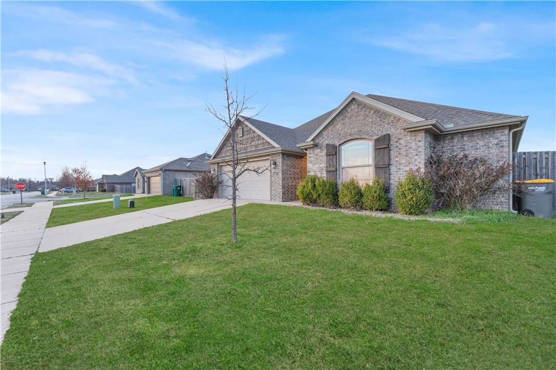 Chelsea Point Ii Rogers - Residential