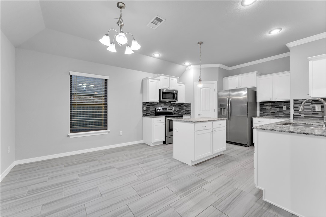 Chelsea Point Ii Rogers - Residential