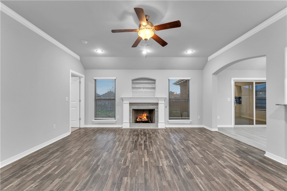 Chelsea Point Ii Rogers - Residential