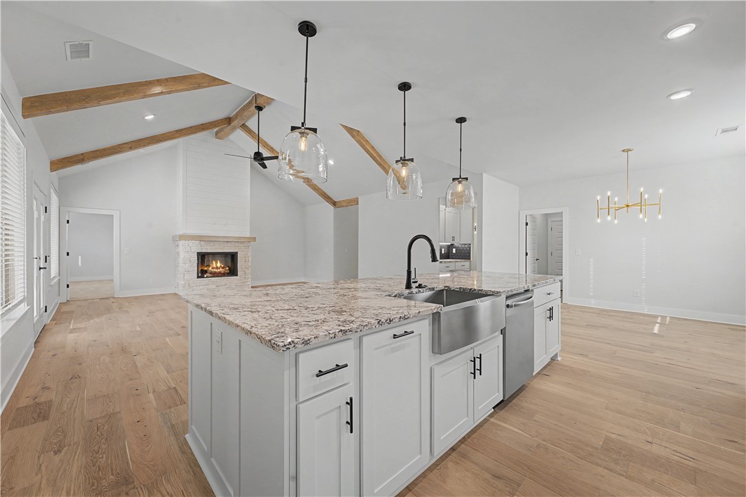 MAPLE ESTATES PH III-CENTERTON - Residential