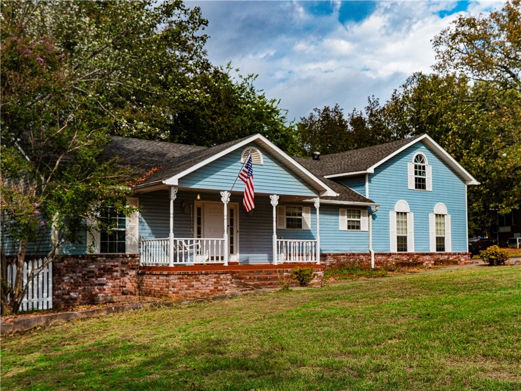 16 Bakers Spring Road