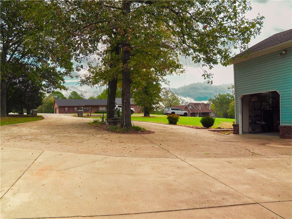16 Bakers Spring Road