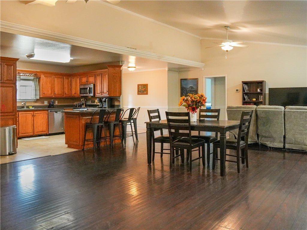 16 Bakers Spring Road