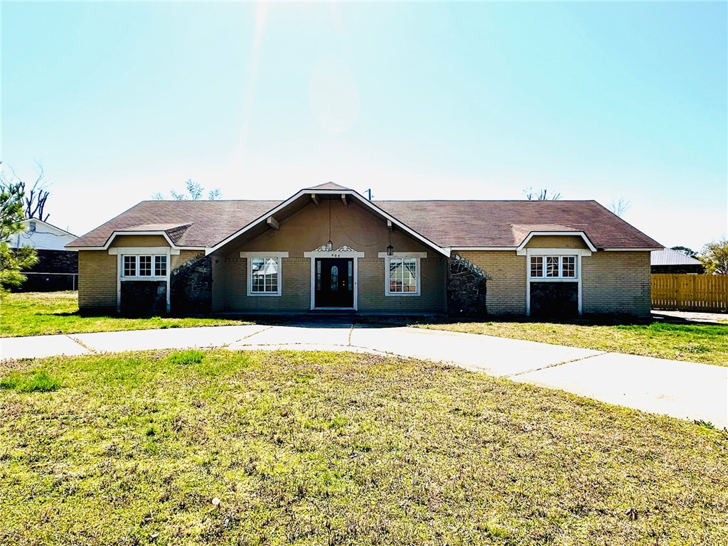 Cash Offers Only! This property, located in the heart of Rogers, Arkansas, presents a great opportunity for investors or buyers looking for a project. Sold as-is, the home features a brand-new fence (installed in 2025) and conveys with all appliances at no value. Important Details: Cash offers only ā No financing accepted. Remediation is needed due to strong pet odors and possible discoloration around the fireplace. External tornado damage from the 2025 storm (see photos). The Pool with cover ā Condition unknown. No Seller Property Disclosure. The sale is subject to probate court approval. Don't miss this chance to bring new life to this home in a prime location!