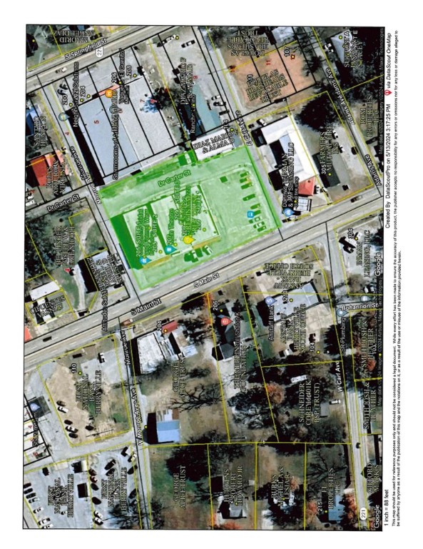 Main image without alt text