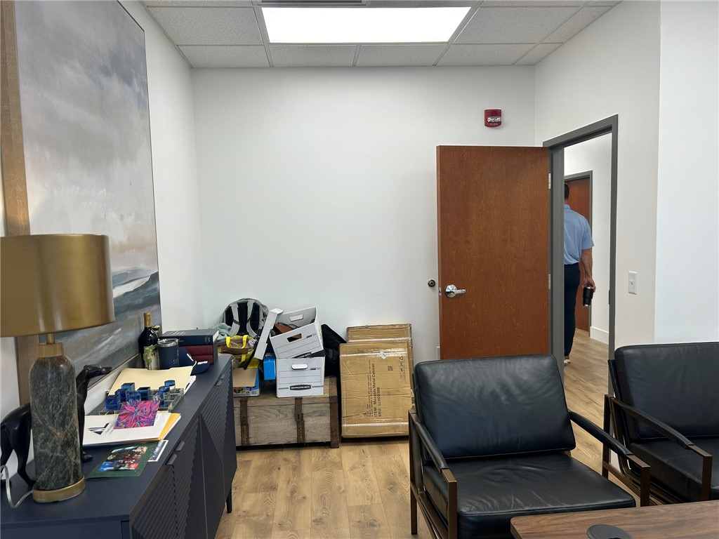 Pinnacle Pointe Sub Rogers - Commercial Lease