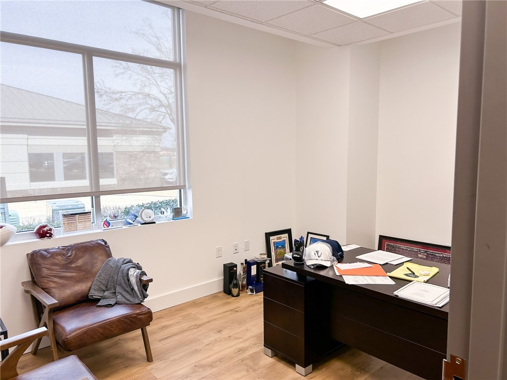 Pinnacle Pointe Sub Rogers - Commercial Lease