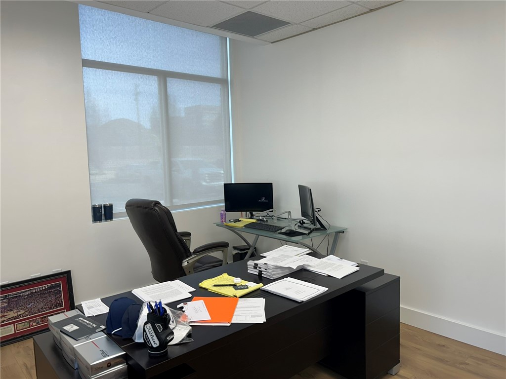 Pinnacle Pointe Sub Rogers - Commercial Lease