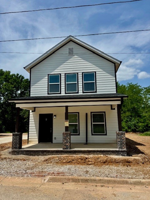 New construction stacked duplex located in the heart of downtown Springdale! This thoughtfully designed 2 bedroom, 1 bathroom home features an open-concept layout with granite countertops, stainless steel appliances, a pantry, spacious closets, and a washer and dryer included for added convenience. Just minutes from Luther George Park and the vibrant downtown area, youāll be within walking or biking distance to local shops, and restaurants. Tenants responsible for all utilities. Apply online at www.nwarealtypm.com. We process applications as we receive and once an application is approved, we reach out for deposit. Deposit secures the unit not the application. Please be aware of scams. Our application process is to be paid online through a secure portal and we do not accept cash, CashApp, Venmo, and/or PayPal. Owner of entity holds valid AR Real Estate Broker's license. Ready middle of August! This unit is the bottom unit