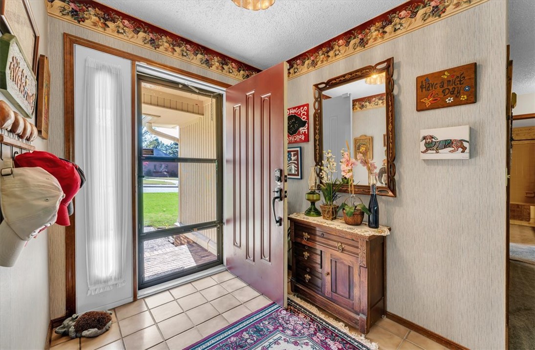 Country Club Estates - Residential