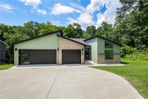 Photo of 107 Overton Drive, Bella Vista, AR 72714 (MLS # 1351129)