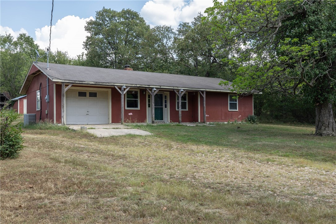 Charming Country Home on 3 Acres ā Close to Goshen & Beaver Lake
Nestled on 3 peaceful acres, this quaint 2-bedroom home with a 1-car garage offers the perfect blend of country living and small-town charm. Just a short drive to Fayetteville and near Beaver Lake, youāll enjoy the tranquility of the countryside while staying close to schools, shopping, and dining.
Has a workshop. Chicken coop and pen and an old shed as well. Great garden area to plant your garden.
Check out MLS1318990 a 2.65 acre lot across road. MLS 1318997 a 36 acre lot adjoining this. MLS 1319012 a 40.5 acre parcel including everything
This home has plenty of character and is ready for your personal touchāit needs a little TLC, and the owners are selling as-is. With spacious grounds, thereās room to create your ideal outdoor space while enjoying the convenience of being near Goshen and Fayetteville.
