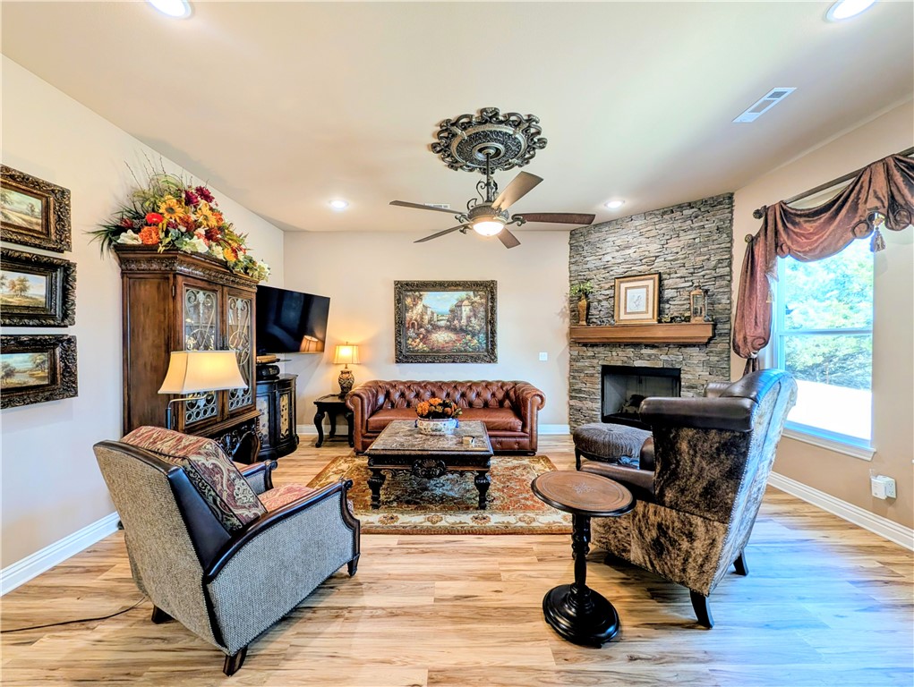 Walnut Creek Sub Gravette - Residential